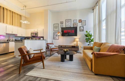 Indy Urban Nest - Sleeps 8 - Skywalk Access - Convention Center - Stadium - Foto 45