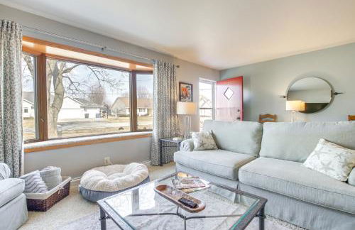 half Mi to Boat Launch Family Getaway in Menasha! - Foto 6