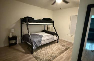 Spacious 3 bedroom 2 bath home in Downtown - Foto 63