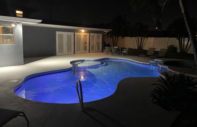 Kiss the Wave - Spacious 4BR 3BA w Pool hot tub - Foto 41