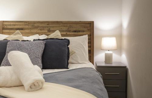 Exclusive Penthouse- 85 Inch Huge TV - Foto 19