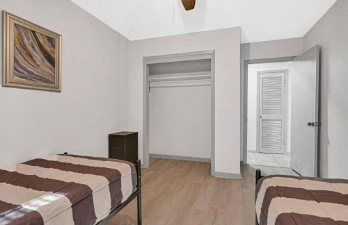 Updated 5BR Baytown Home | Sleeps 12 |Patio&Grill - Foto 13