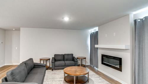 1 Mi to Golf Quiet Waukee Home with Fireplace! - Foto 5