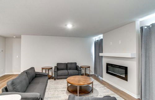 1 Mi to Golf Quiet Waukee Home with Fireplace! - Foto 5