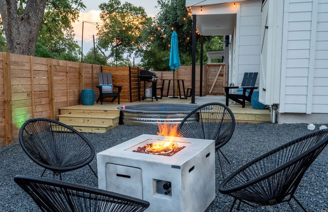 Eastside Home w Awesome Yard - Golf Pool Firepit - Foto 1