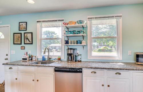 Charming Wolcott Cottage with Fire Pit and Mini Dock - Foto 12