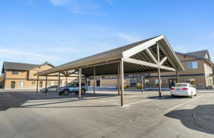 Cozy Swiss Condo -King Bed, Sleeps 6, Free Blanket - Foto 10