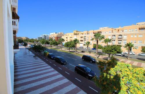 ÁTICO DELUXE entre CENTRO y PLAYA Salinas con TERRAZA, WIFI, PISCINA climatizada, GYM, SAUNA y GARAJE -Smart TV - Foto 33