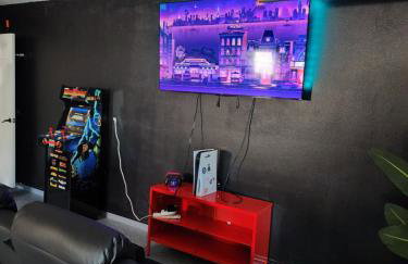 Lounge Area Office Fenced Yard Near It All - Photo 68