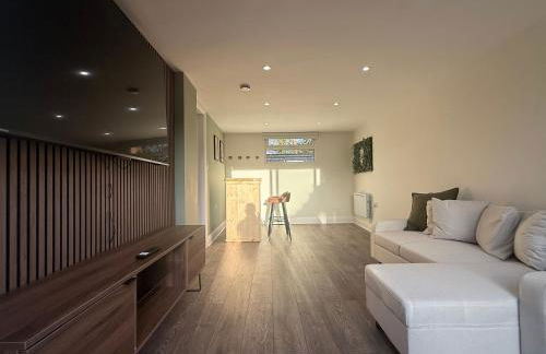 Winter Getaway - Luxury Bungalow w Games Room - Photo 42