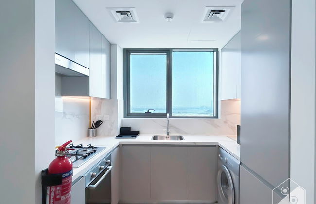 Cozy 1BR With Balcony & Views in Azizi Fawad - Foto 9