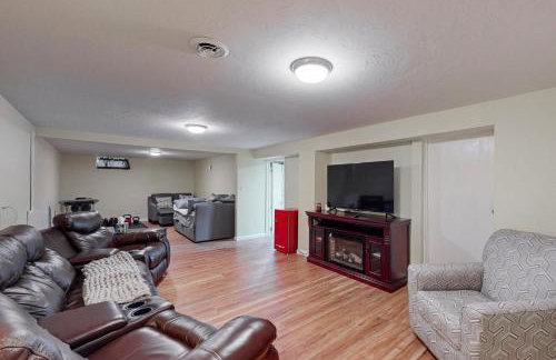 Work and Play! Home 1 Mi to Dtwn and Central Market - Photo 15