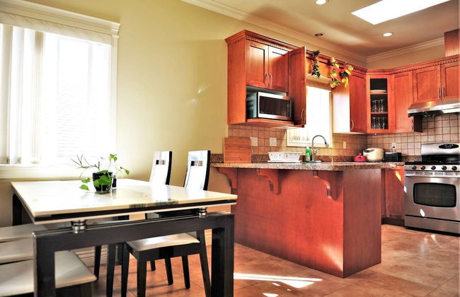 Vancouver West Private House Second Floor - Photo 7