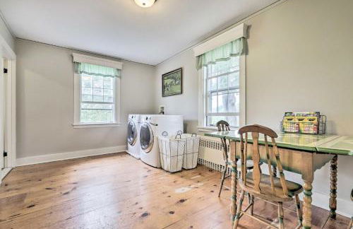 Charming Farmhouse with Pool and Fishing Pond! - Foto 27