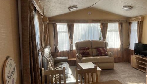 Poppy at Oakdene Forest Park - Foto 3