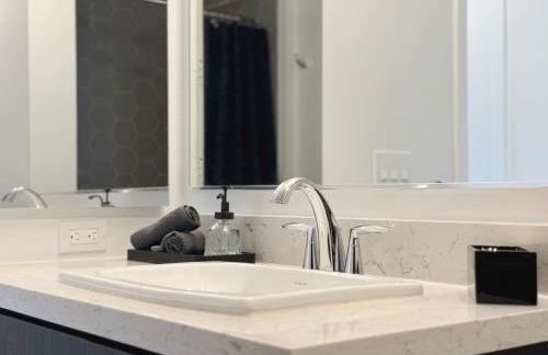 Modern Hollywood Home Sunset View & Free Parking - 10mins to Universal Studios - Foto 33