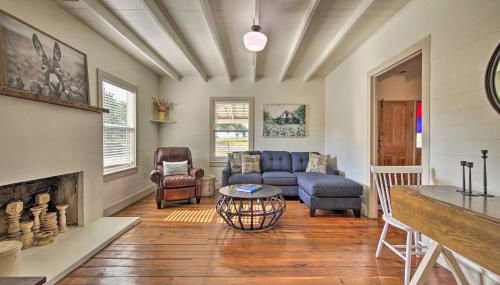 Peaceful Schulenburg Farmhouse with Fire Pit and Games - Foto 4