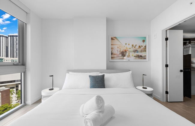 Amazing Apartments with city Views - Photo 4