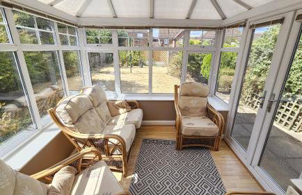 Quiet 3 bed semi with off street parking - Foto 44