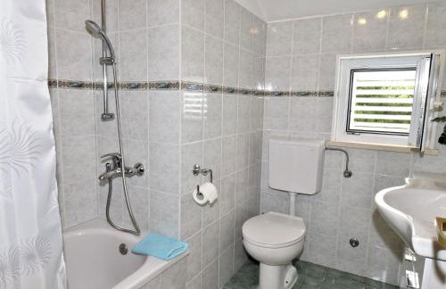 2 bedroom apartment with garden - Foto 16