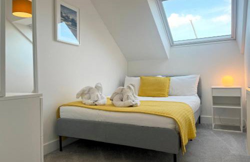 Stunning Penthouse in Penzance "Amazing Sea Views" - Photo 16