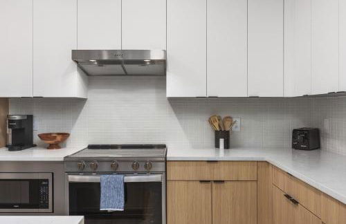 Luxury in The Gulch with Patio Pool Walk to Broadway - Foto 17