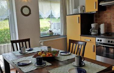 FeWo 2 im Ferienhaus Lohme-Hagen im Nationalpark - Foto 1