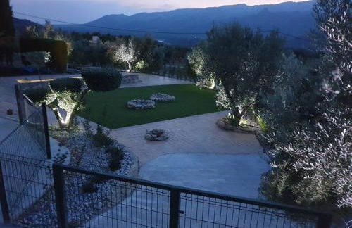 ENTRESIERRAS Apartamentos rurales con chimenea, barbacoa y espacio para eventos - Foto 17