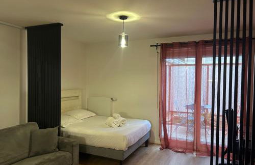 Studio Spacieux 4 Personnes avec Terrasse privée & Bureau - Gare à 4min, Paris en 30min - Foto 12