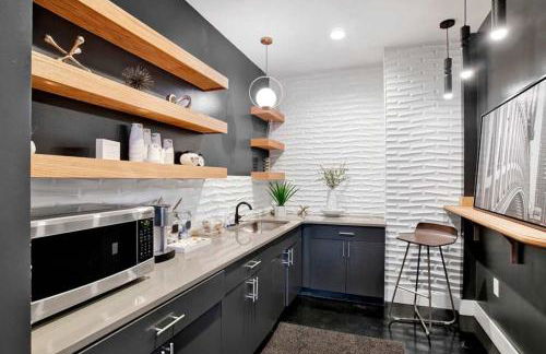 City Center Apartment, Free Parking and Great Views - Foto 14