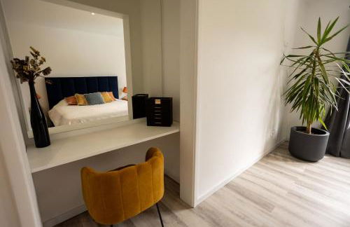 Countryside house with a pool and fireplace - Photo 19