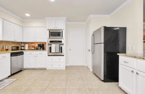 Luxury Retreat with Heated Pool, Firepit, Outdoor Cinema - Foto 39