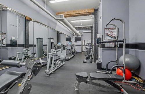 The Elevated Gallery - Historic Loft - Heart of Downtown - 98WalkScore - Foto 27