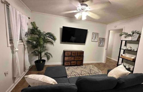 Discounted Cozy Home with Modern Amenities - Foto 5