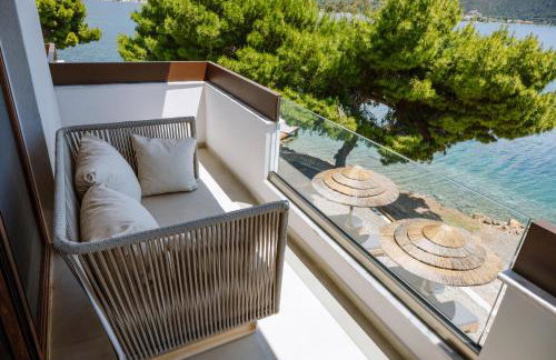 Trizonia Bay Hotel - Photo 69