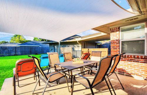 Luxury Retreat with Heated Pool, Firepit, Outdoor Cinema - Foto 67