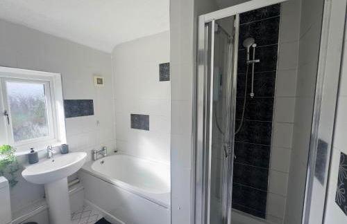 House - Sleeps 10 - Parking - Stn Close - Foto 39