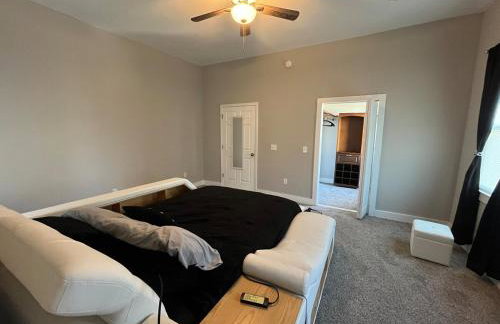 Enjoy Peace of Mind with a Modern Touch of Class - Foto 3