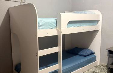 Residencial Casas 1 e 2 quartos Tv Ar Estacionamento Wifi Próximo ao Centro e Paraguai - Foto 3