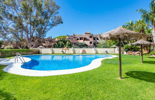 Sun & Sand Beach Apartment - Photo 25