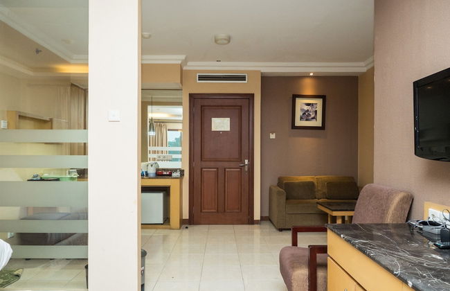 Spacious Studio Room at Grand Setiabudi Apartment - Photo 38