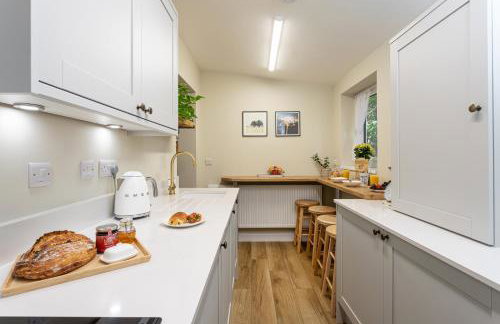 Scenery Hill Hideaways The Coach House Charming Retreat with Jacuzzi and BBQ Hut Near the Lake District - Foto 16