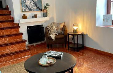 Cosy Andalusian Home with Roof Terrace in Town Centre - Photo 11