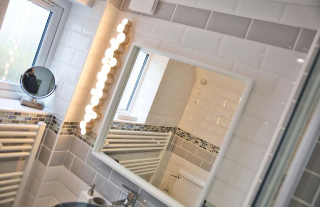 Fantastic 1BD Hideaway, 2 Minutes to the Sea - Photo 14