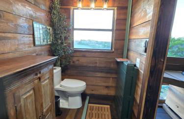 Hill Country Hangar with hottub, 7 minutes from the river and lake - Foto 23