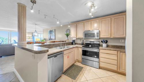 Destin on the Gulf 205 - Updated Gulf Front Property with Free Beach Service - Foto 4