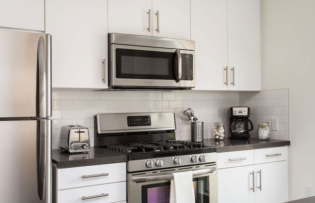 Luxurious 2BD & Den Hollywood Apartment - Foto 18