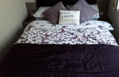 Caravan - Sleeps 6 - Near The Deep & Old Town - Foto 25