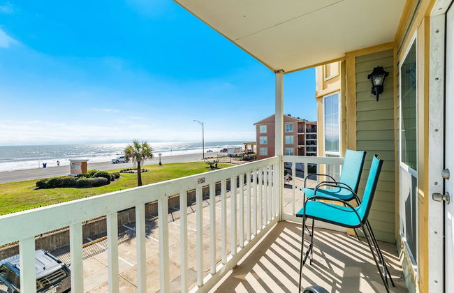 Seaside and Breezy Condo at the Victorian - Foto 40