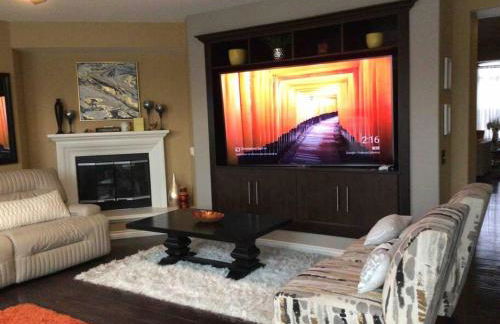 Evonvale Dream! Big Heated pool, jacuzzi seats 16! - Foto 42